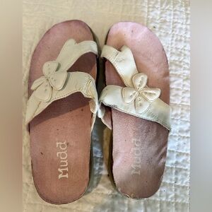 Mudd sandals